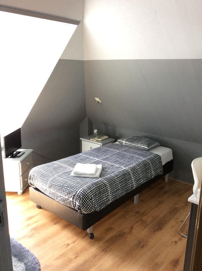 Hotel Den Berg Geertruidenberg ภายนอก รูปภาพ