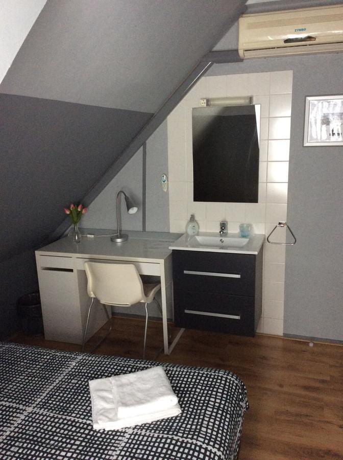 Hotel Den Berg Geertruidenberg ภายนอก รูปภาพ